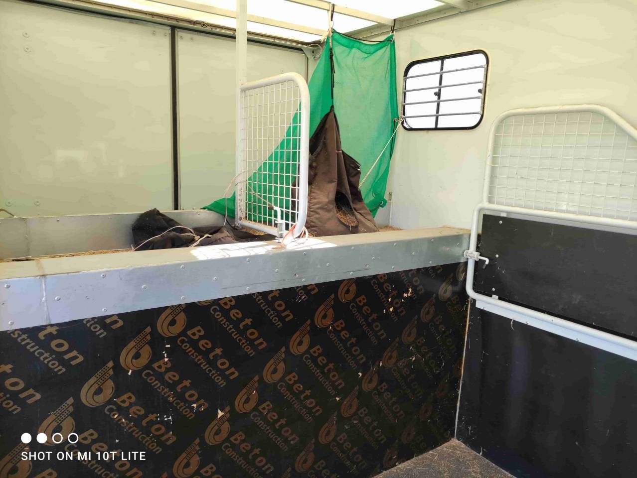 Kleine paardenvrachtwagen (B rijbewijs) Renault Master  2014 Tweedehands