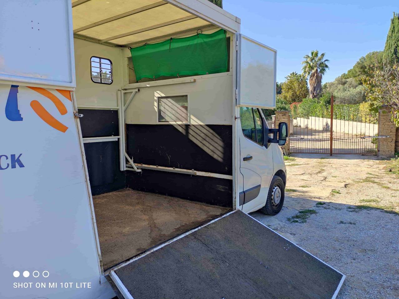 Kleine paardenvrachtwagen (B rijbewijs) Renault Master  2014 Tweedehands