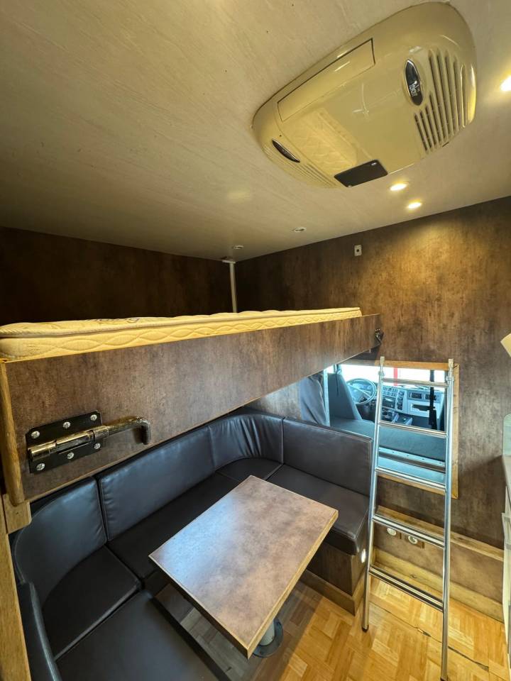 Zware paardenvrachtwagen (groot rijbewijs) Volvo VOLVO 2009 Tweedehands