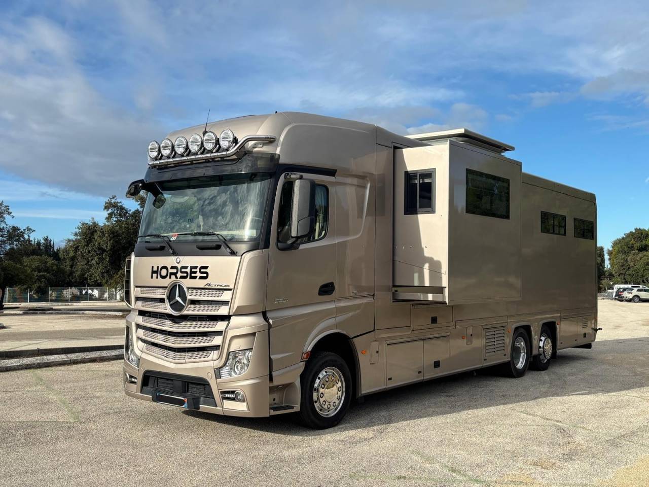 Zware paardenvrachtwagen (groot rijbewijs) EQUIX MERCEDES 2016 Tweedehands