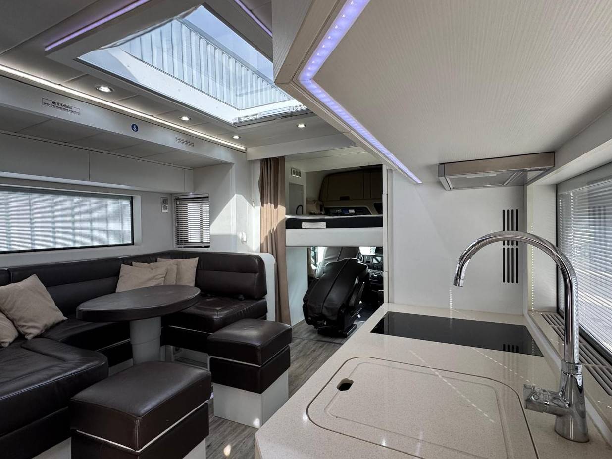 Zware paardenvrachtwagen (groot rijbewijs) EQUIX MERCEDES 2016 Tweedehands