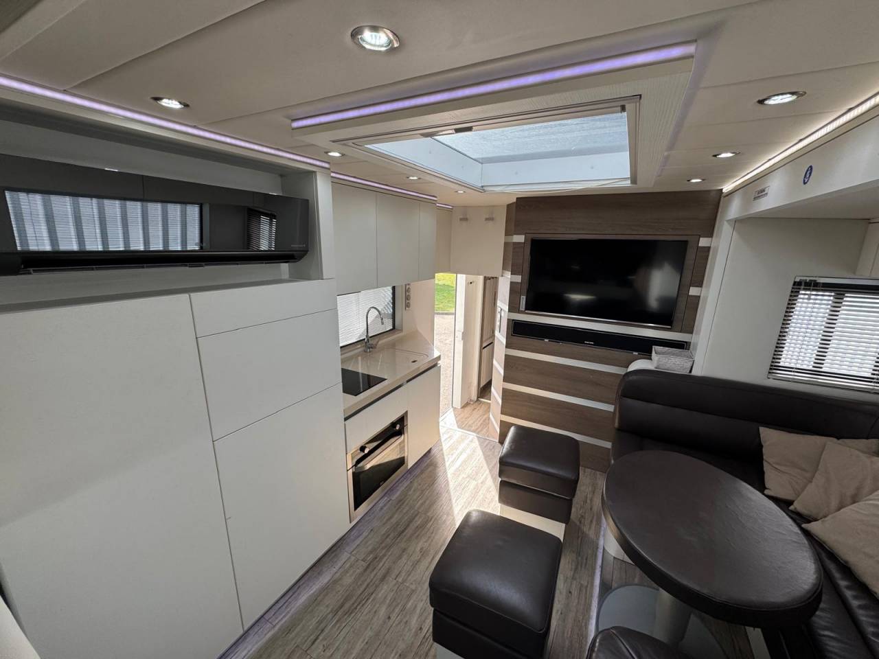 Zware paardenvrachtwagen (groot rijbewijs) EQUIX MERCEDES 2016 Tweedehands