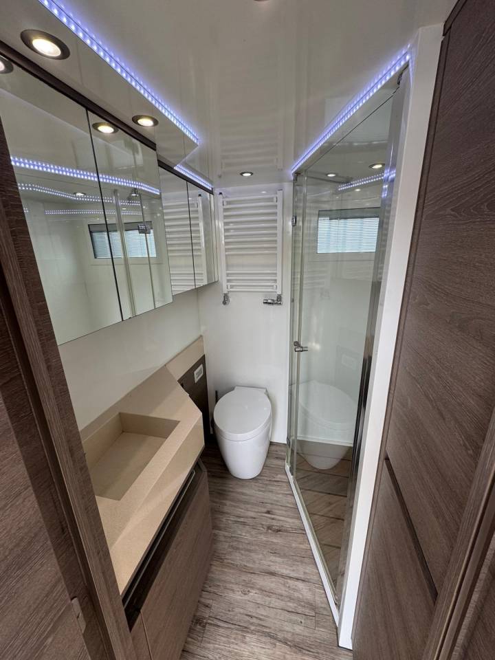 Zware paardenvrachtwagen (groot rijbewijs) EQUIX MERCEDES 2016 Tweedehands