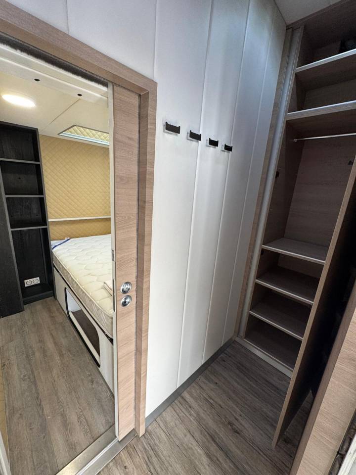 Zware paardenvrachtwagen (groot rijbewijs) EQUIX MERCEDES 2016 Tweedehands