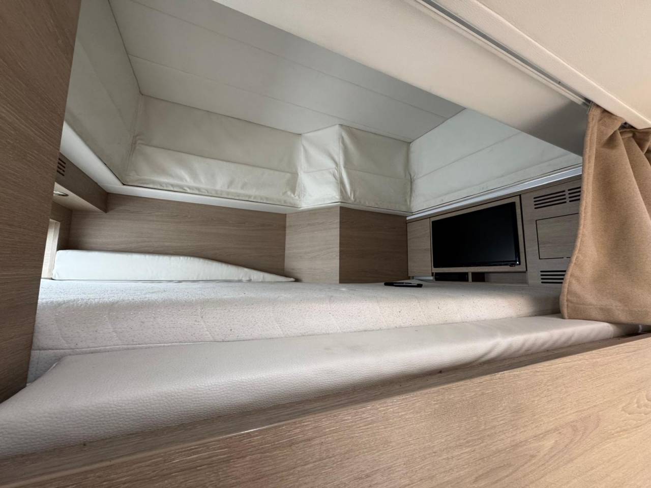 Zware paardenvrachtwagen (groot rijbewijs) EQUIX MERCEDES 2016 Tweedehands