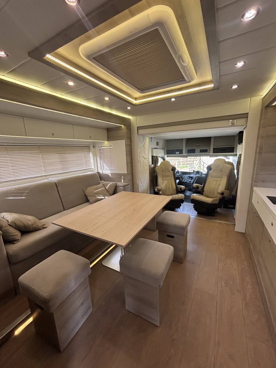 Zware paardenvrachtwagen (groot rijbewijs) Volvo  2018 Tweedehands