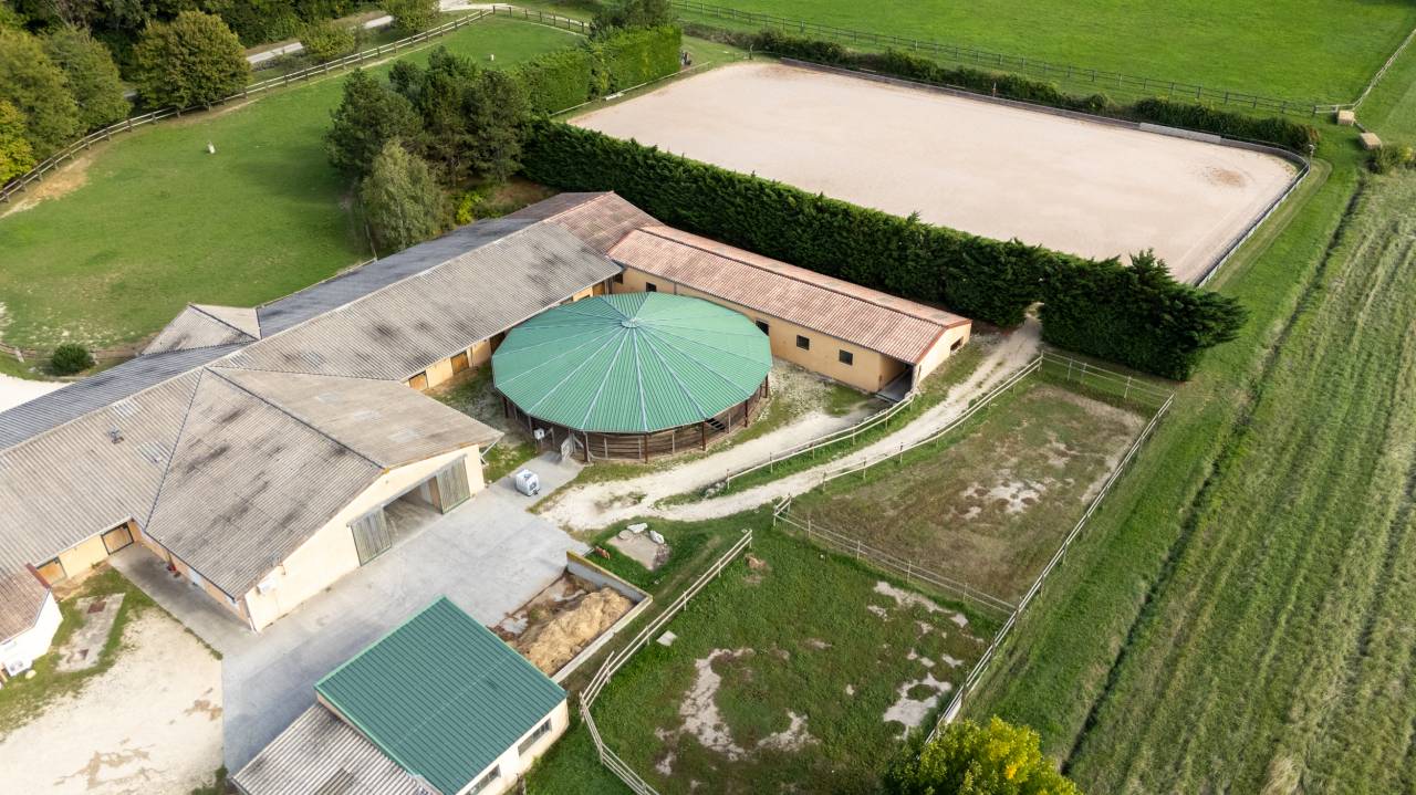 Mooi hippisch vastgoed Koop Drôme