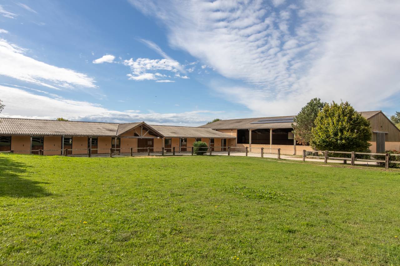 Mooi hippisch vastgoed Koop Drôme