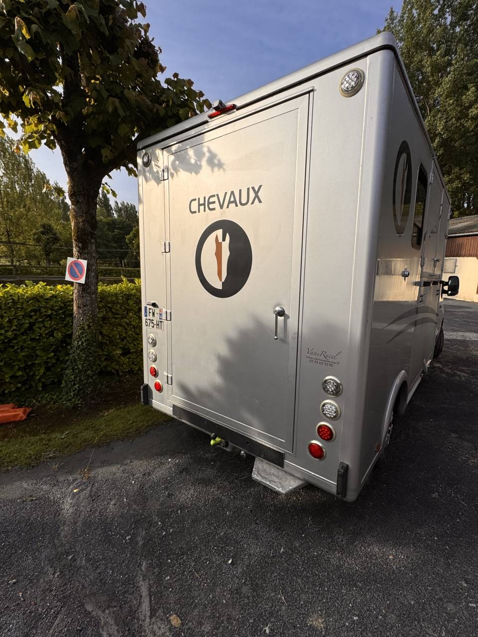 Kleine paardenvrachtwagen (B rijbewijs) Nissan Nv400 2021 Tweedehands