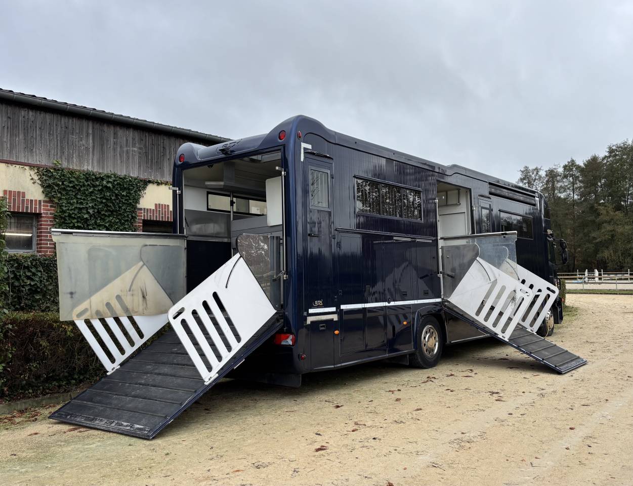 Zware paardenvrachtwagen (groot rijbewijs) Iveco STRALIS 2011 Tweedehands