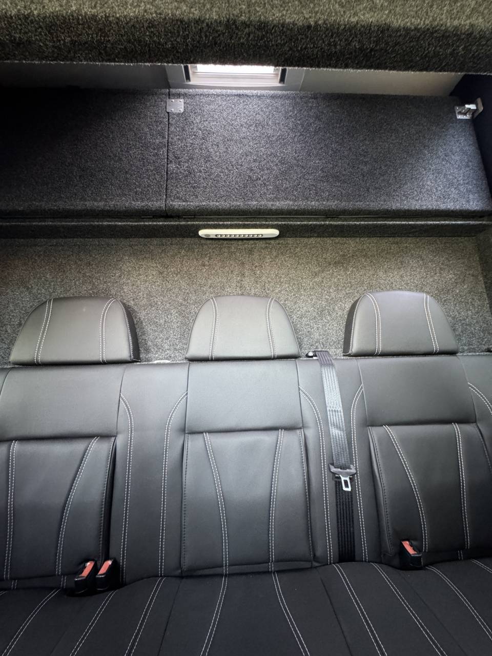 Kleine paardenvrachtwagen (B rijbewijs) Ameline RENAULT MASTER HARAS  2025 Nieuw