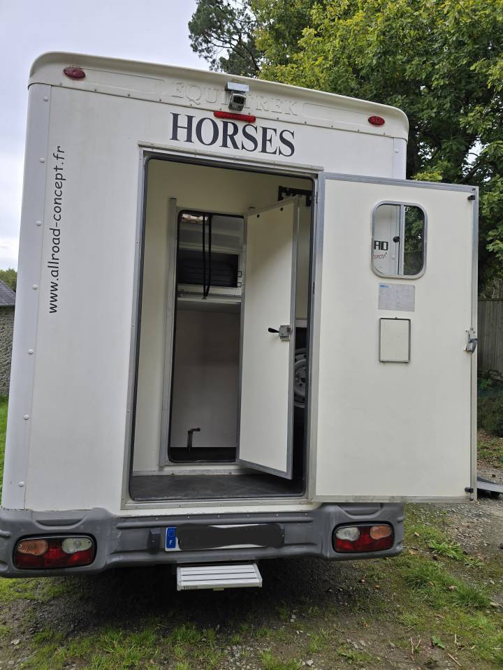 Kleine paardenvrachtwagen (B rijbewijs) Equi-Trek Sonic 2012 Tweedehands