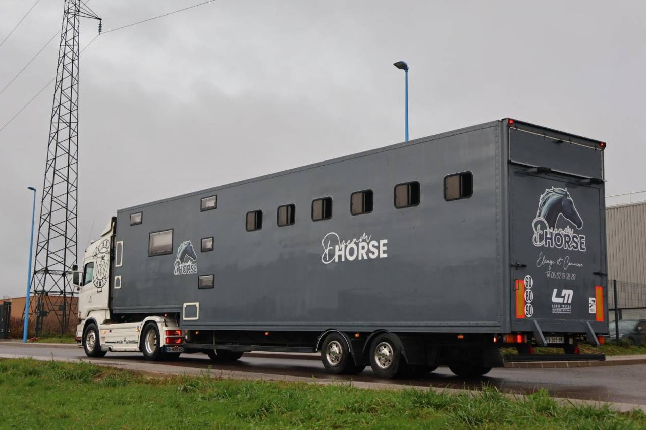 Paardentruck Scania SEMIE REMORQUE 10 PLACES 2021 Tweedehands