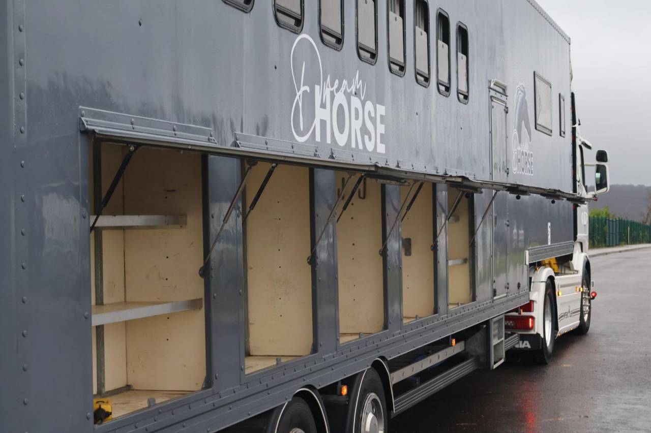 Paardentruck Scania SEMIE REMORQUE 10 PLACES 2021 Tweedehands