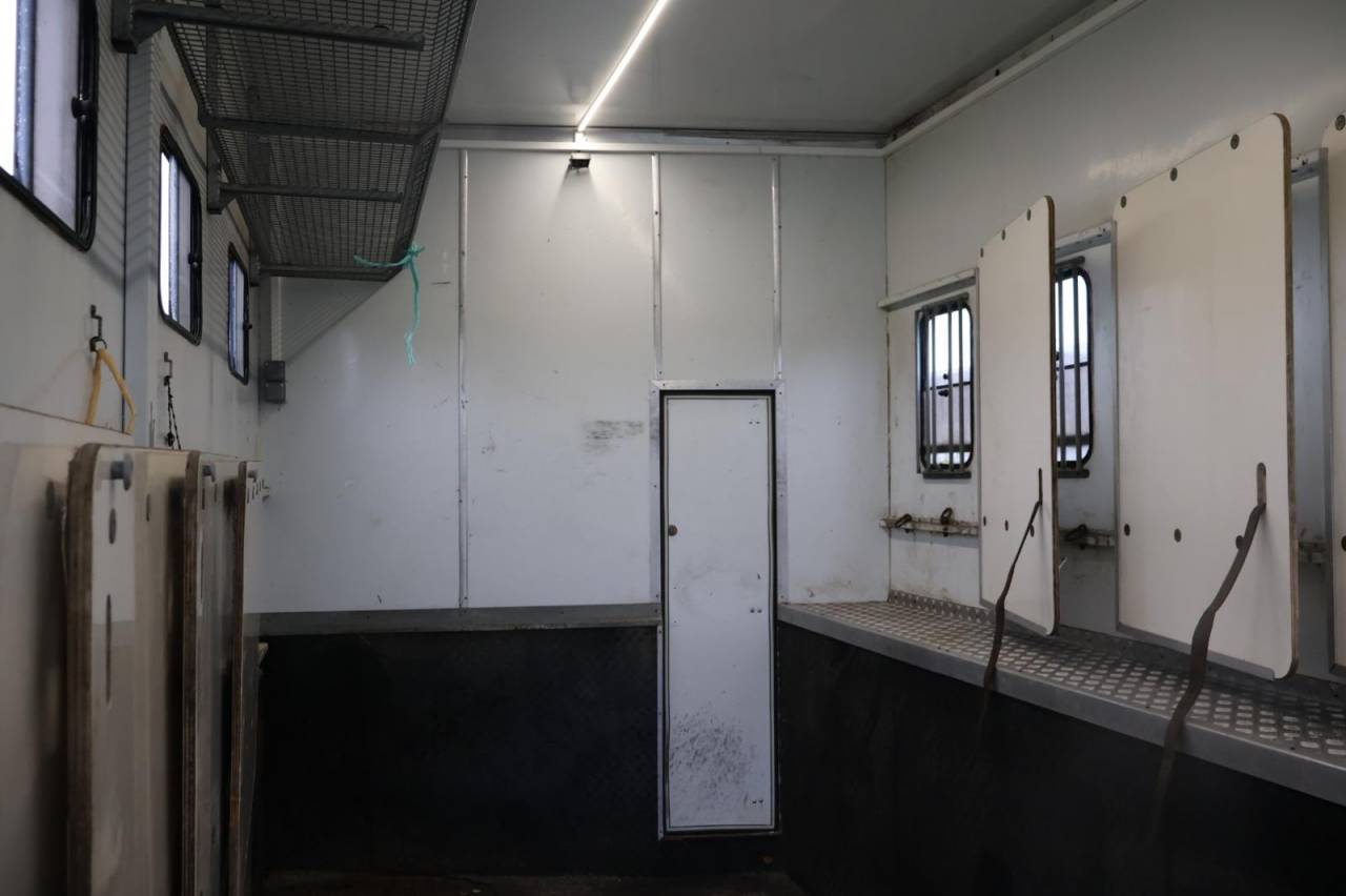 Paardentruck Scania SEMIE REMORQUE 10 PLACES 2021 Tweedehands