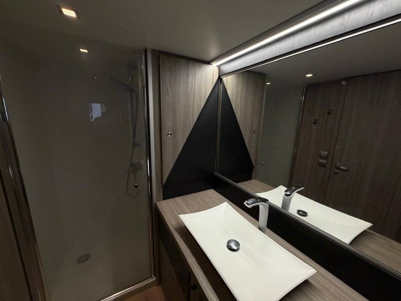 Paardentruck Scania SEMIE REMORQUE 10 PLACES 2021 Tweedehands