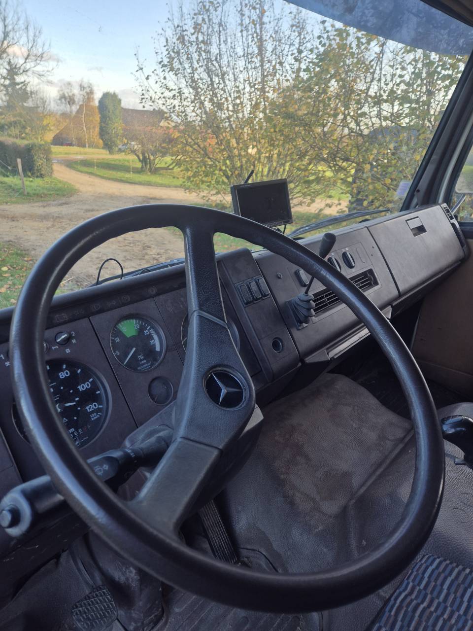 Zware paardenvrachtwagen (groot rijbewijs) Mercedes 1320 1987 Tweedehands