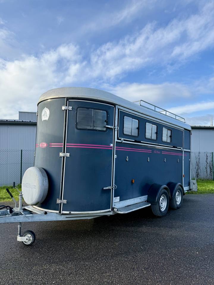 Paardentrailers Fautras OBLIC +4 4 Paarden 2019 Tweedehands