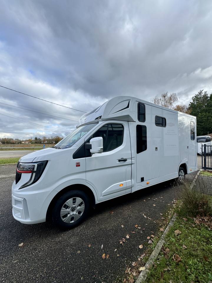 Kleine paardenvrachtwagen (B rijbewijs) Ameline Renault Master 2025 Nieuw