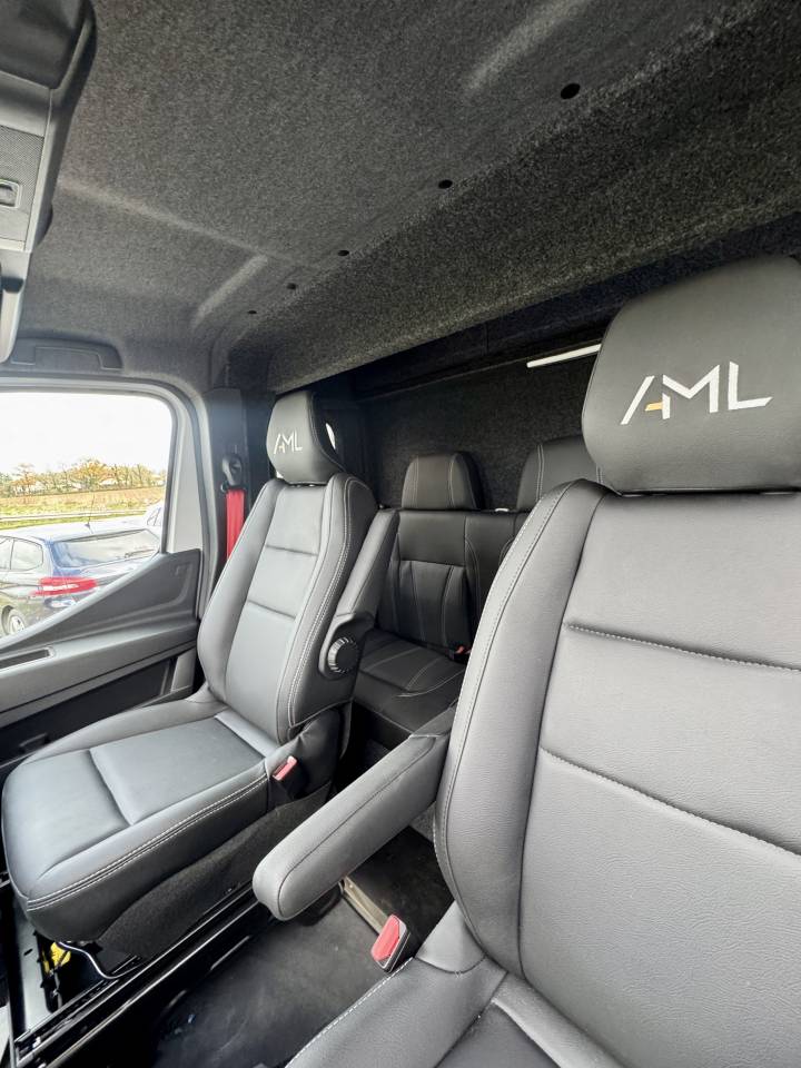 Kleine paardenvrachtwagen (B rijbewijs) Ameline Renault Master 2025 Nieuw