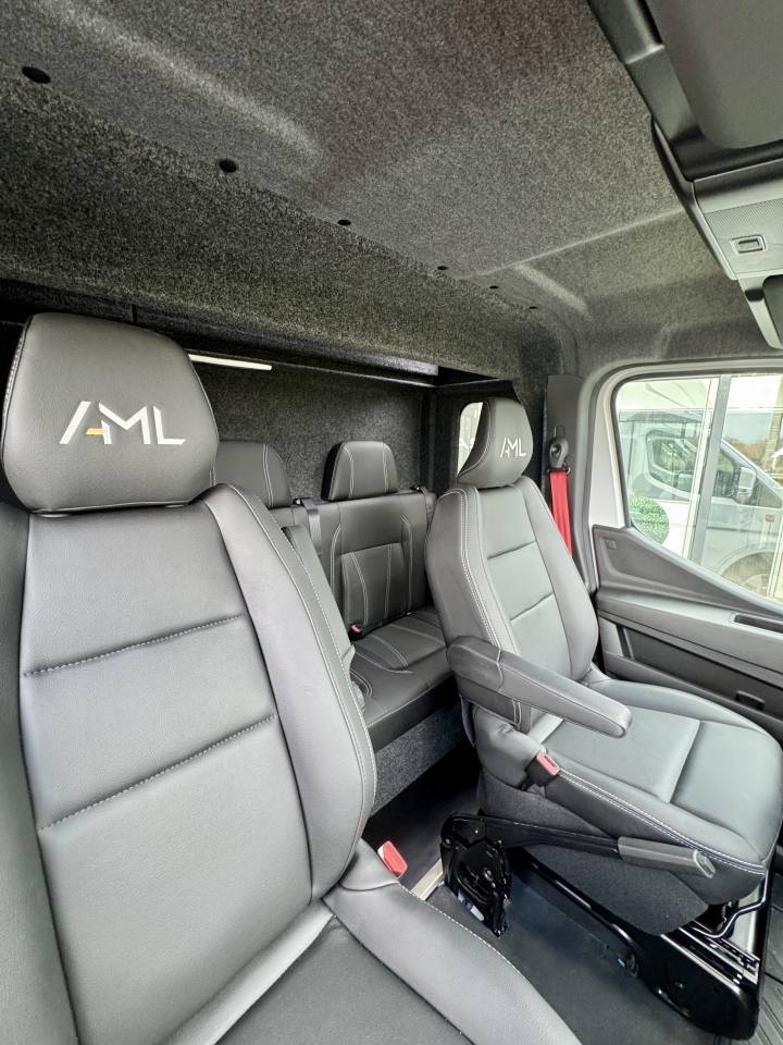 Kleine paardenvrachtwagen (B rijbewijs) Ameline Renault Master 2025 Nieuw