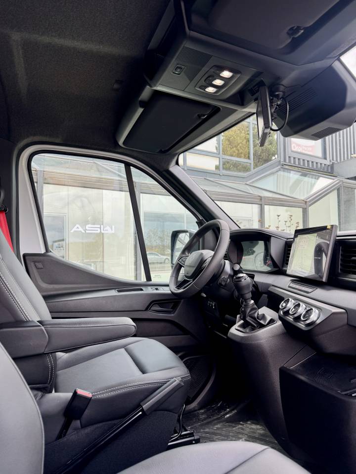 Kleine paardenvrachtwagen (B rijbewijs) Ameline Renault Master 2025 Nieuw