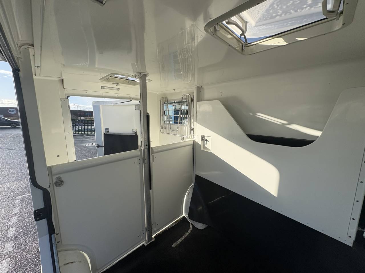 Kleine paardenvrachtwagen (B rijbewijs) Barbot Boxer 2015 Tweedehands