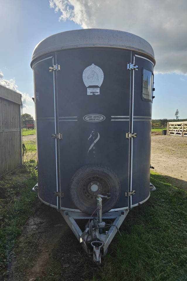 Paardentrailers Fautras 3 places oblic Série limité Antares 3 Paarden 2010 Tweedehands