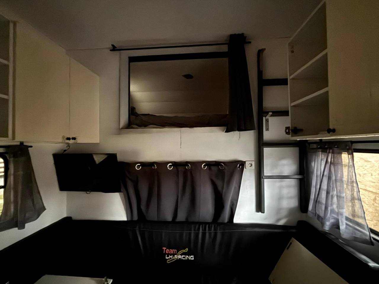 Zware paardenvrachtwagen (groot rijbewijs) Renault Midlum 2005 Tweedehands