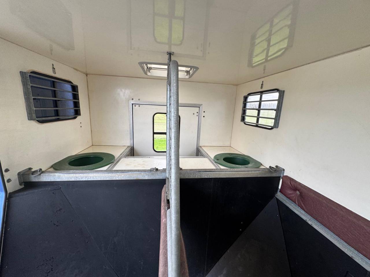 Kleine paardenvrachtwagen (B rijbewijs) Opel OPEL 2007 Tweedehands