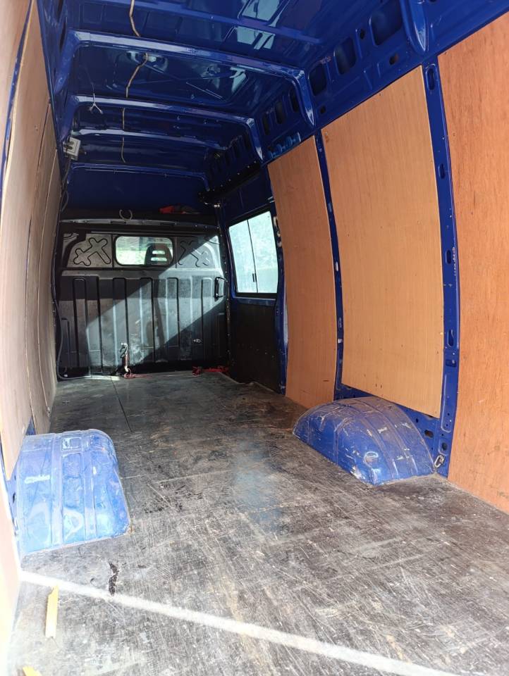 Kleine paardenvrachtwagen (B rijbewijs) Iveco DAILY 2012 Tweedehands