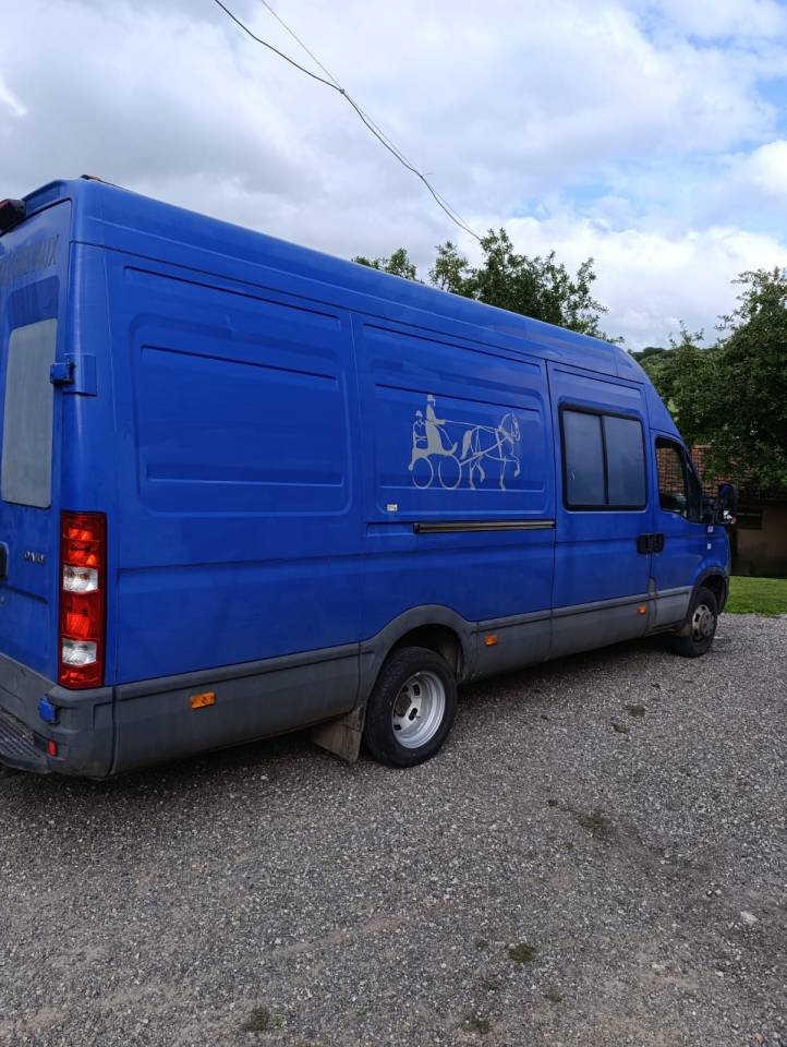 Kleine paardenvrachtwagen (B rijbewijs) Iveco DAILY 2012 Tweedehands