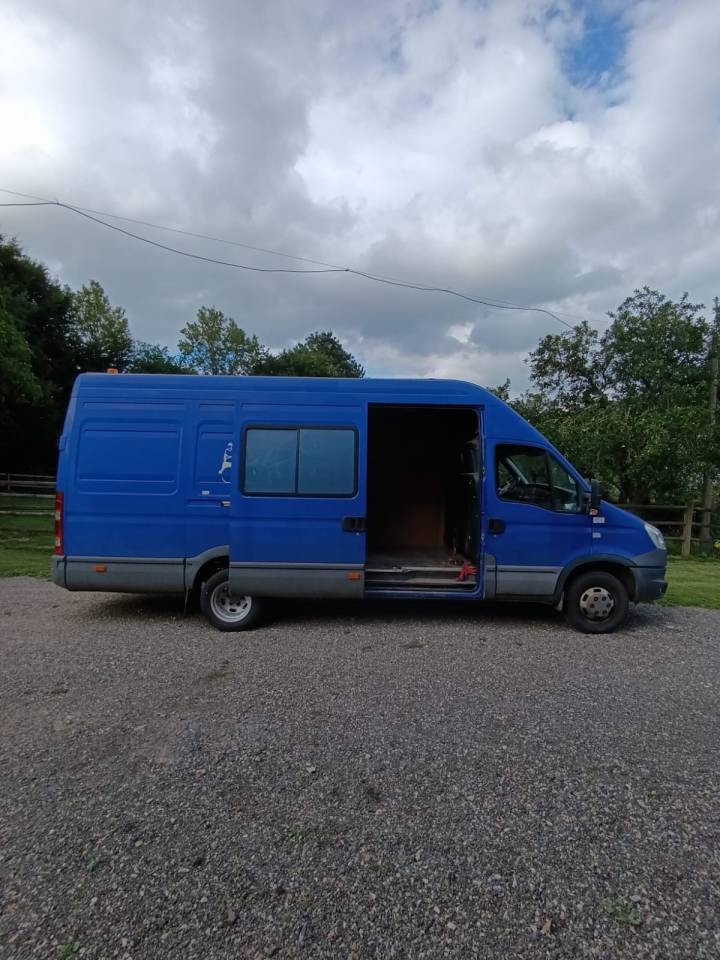 Kleine paardenvrachtwagen (B rijbewijs) Iveco DAILY 2012 Tweedehands