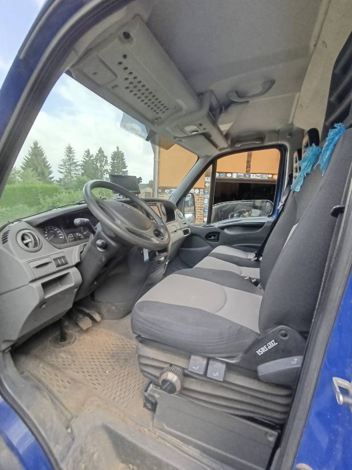 Kleine paardenvrachtwagen (B rijbewijs) Iveco DAILY 2012 Tweedehands