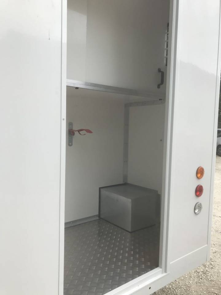 Kleine paardenvrachtwagen (B rijbewijs) Renault Master 2017 Tweedehands