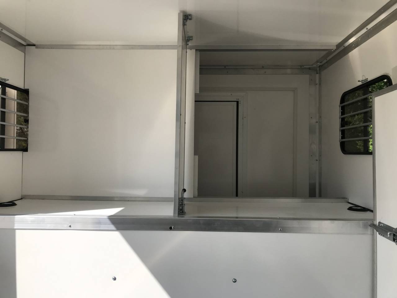 Kleine paardenvrachtwagen (B rijbewijs) Renault Master 2017 Nieuw