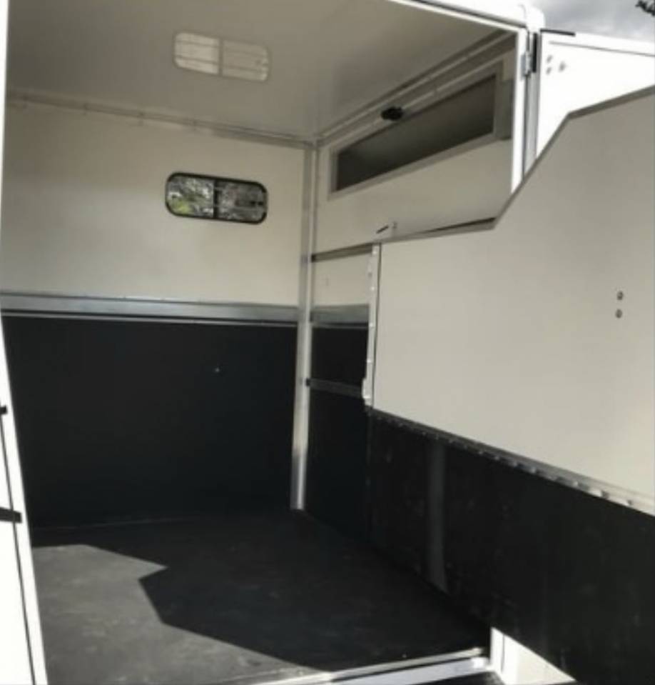 Kleine paardenvrachtwagen (B rijbewijs) Renault Master 2013 Tweedehands