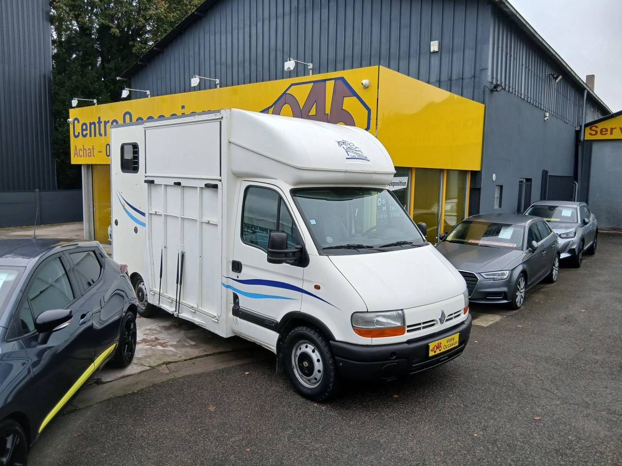 Kleine paardenvrachtwagen (B rijbewijs) Renault MASTER 2001 Tweedehands