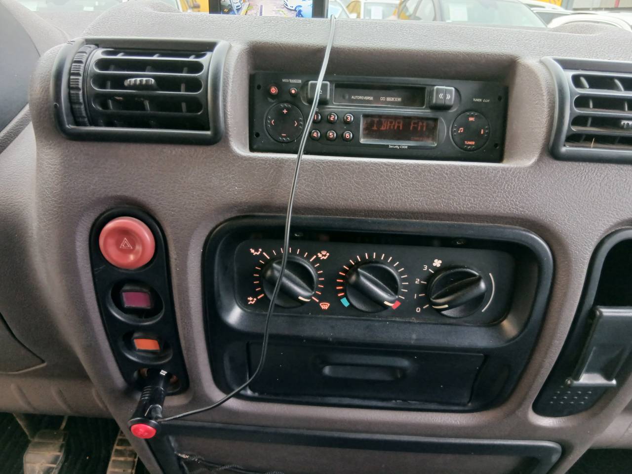 Kleine paardenvrachtwagen (B rijbewijs) Renault MASTER 2001 Tweedehands