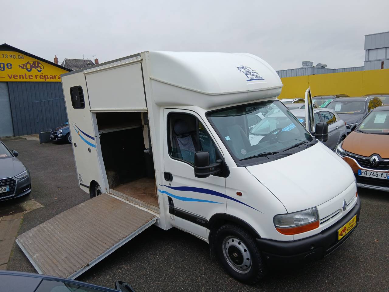 Kleine paardenvrachtwagen (B rijbewijs) Renault MASTER 2001 Tweedehands