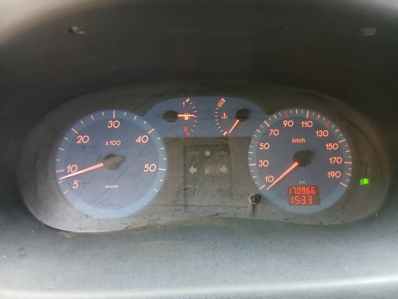 Kleine paardenvrachtwagen (B rijbewijs) Renault MASTER 2001 Tweedehands