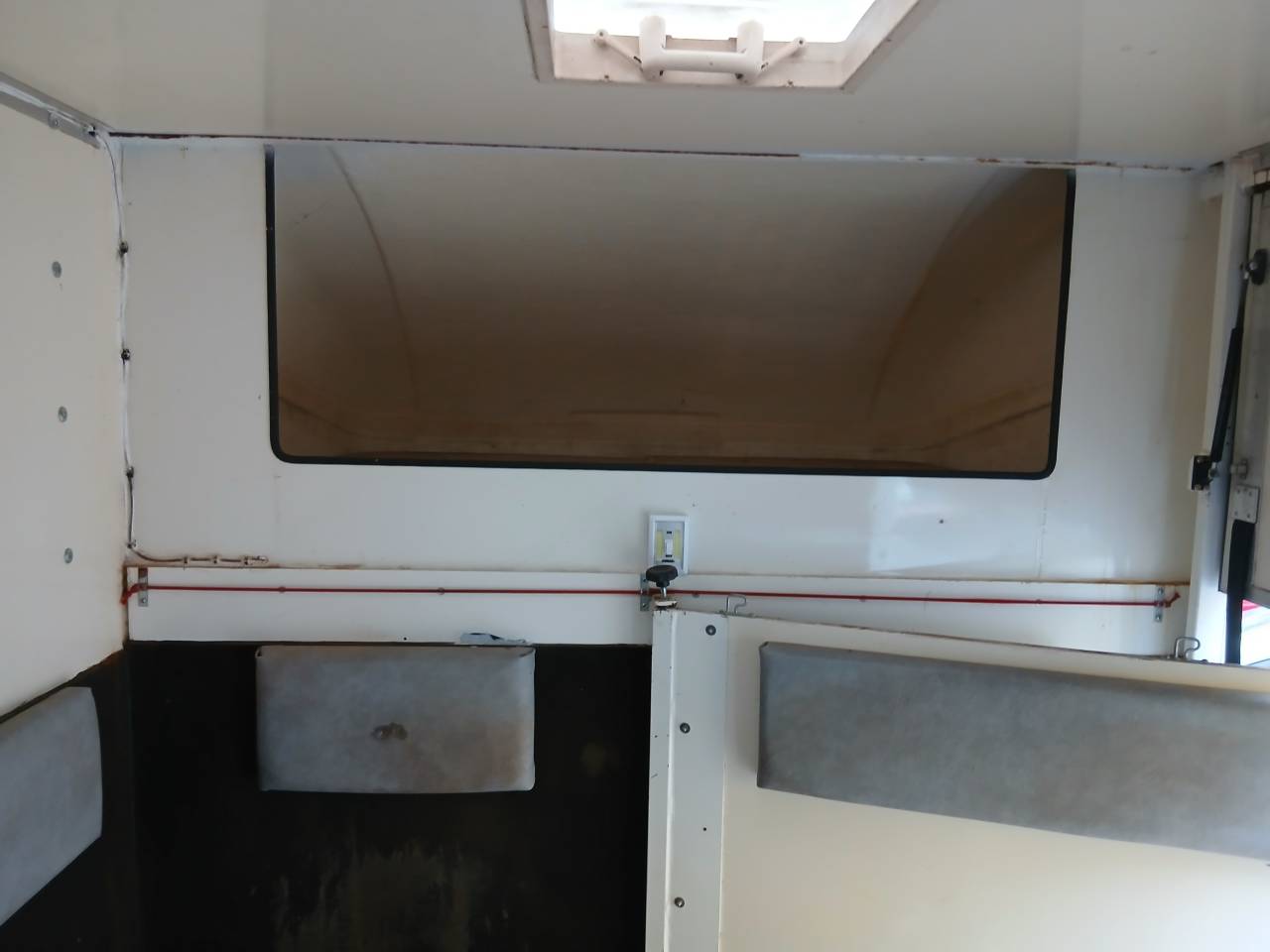 Kleine paardenvrachtwagen (B rijbewijs) Renault MASTER 2001 Tweedehands