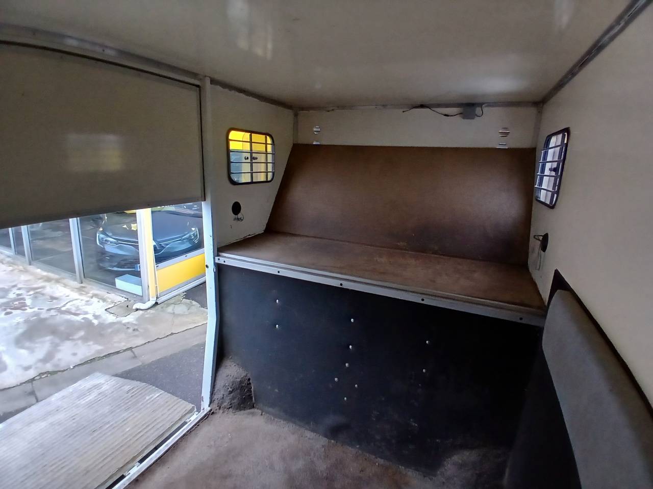 Kleine paardenvrachtwagen (B rijbewijs) Renault MASTER 2001 Tweedehands