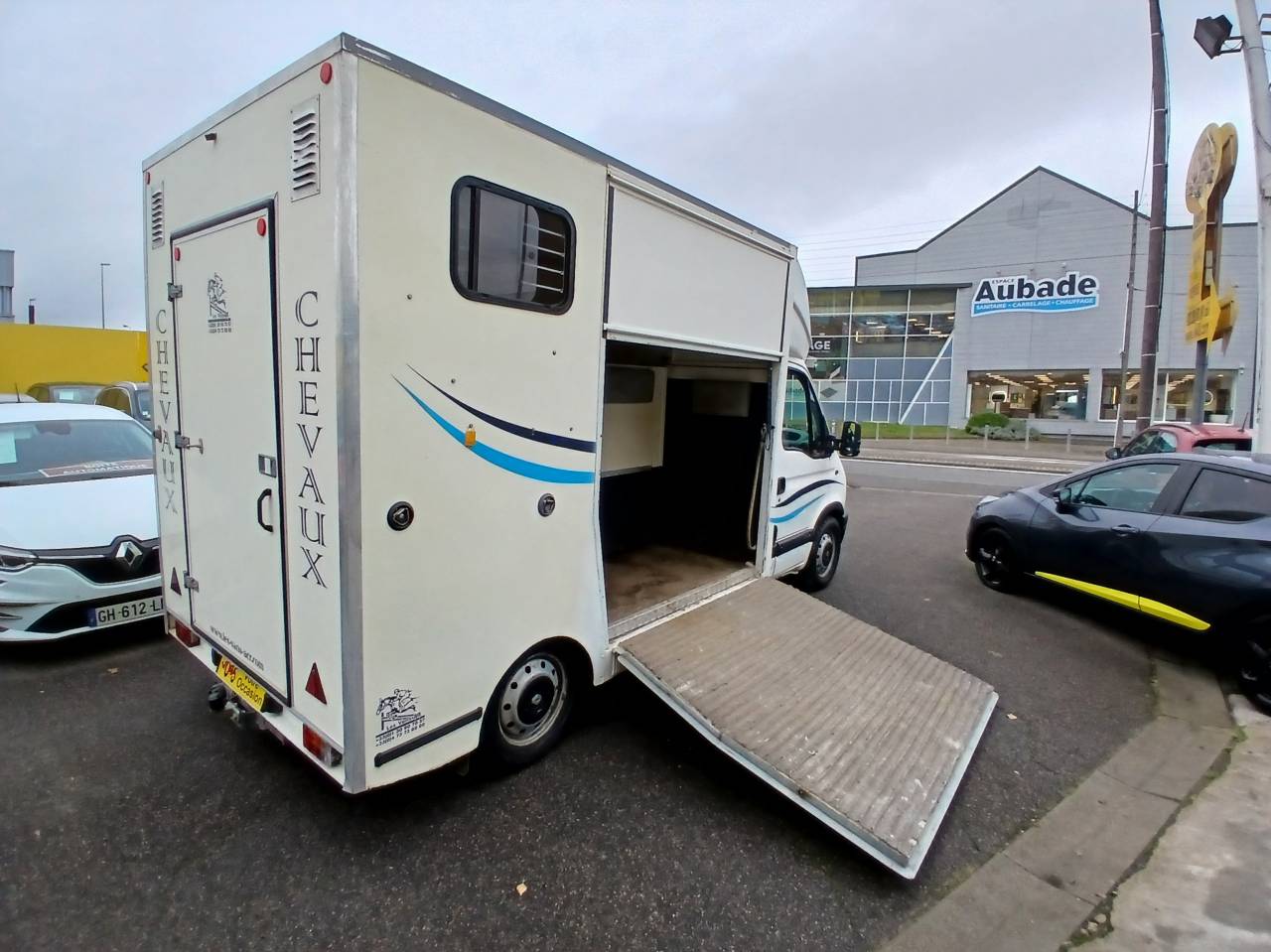 Kleine paardenvrachtwagen (B rijbewijs) Renault MASTER 2001 Tweedehands