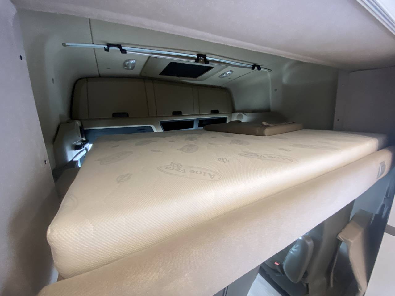 Zware paardenvrachtwagen (groot rijbewijs) AKX  2016 Tweedehands