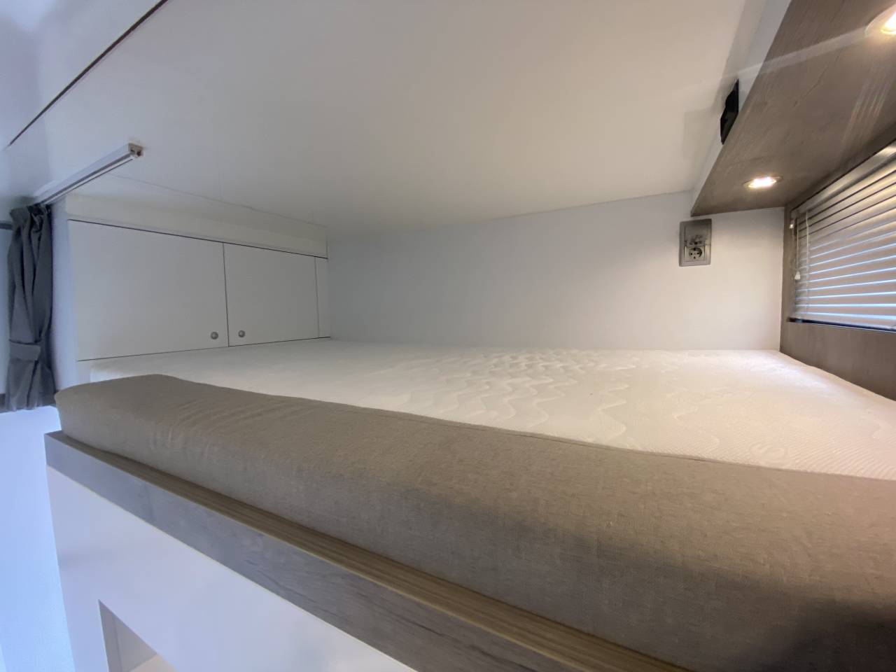 Zware paardenvrachtwagen (groot rijbewijs) AKX  2016 Tweedehands