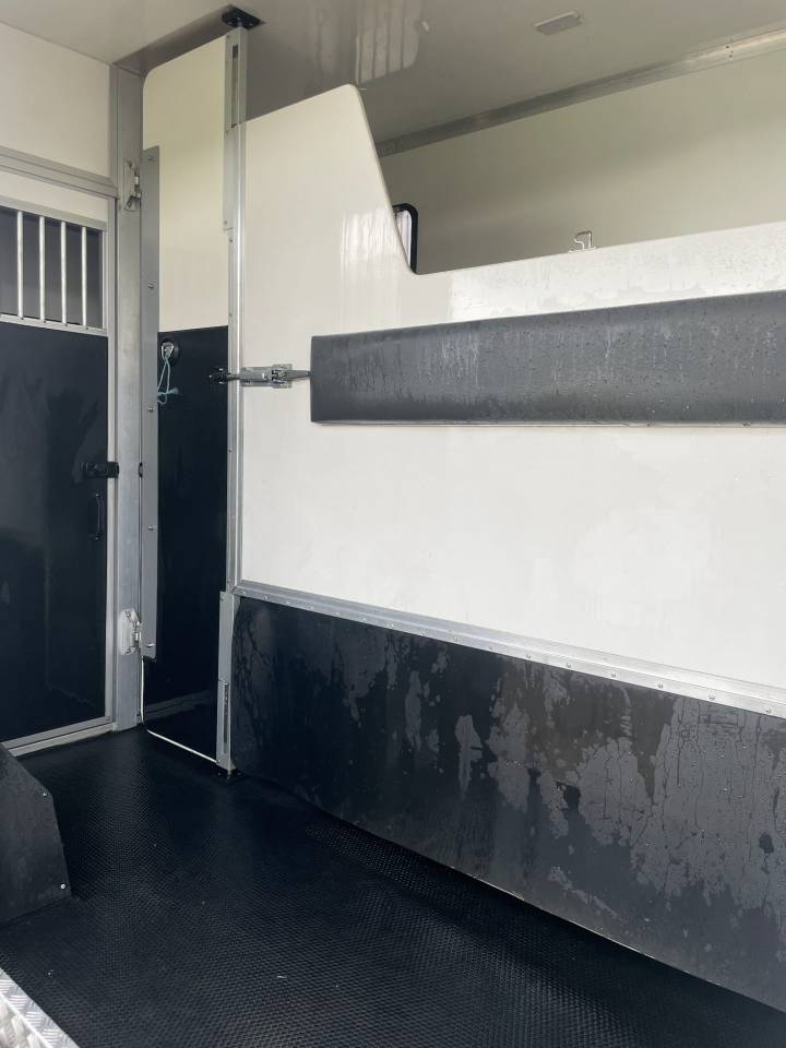 Kleine paardenvrachtwagen (B rijbewijs) ACR Renault Master 2018 Tweedehands