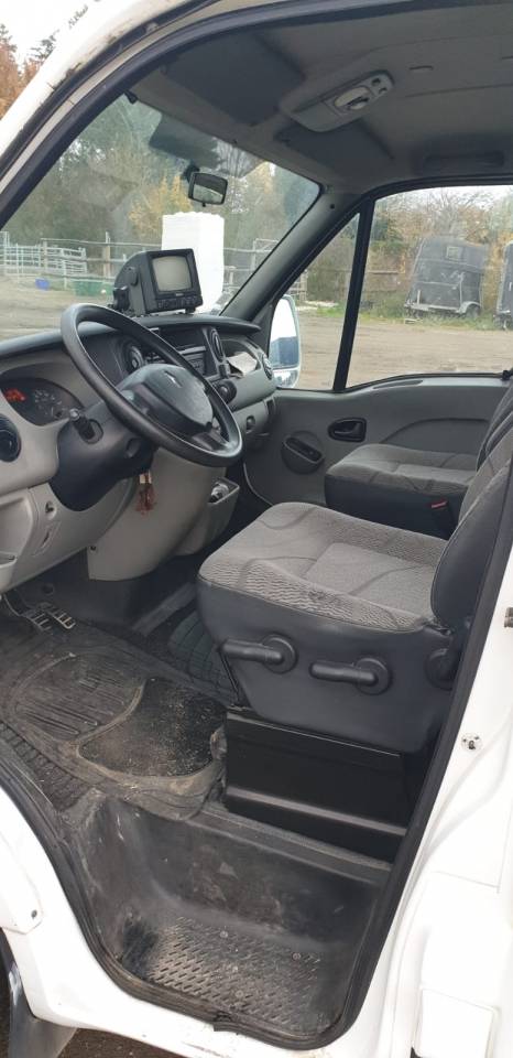 Kleine paardenvrachtwagen (B rijbewijs) Renault Renault Master 2009 Tweedehands