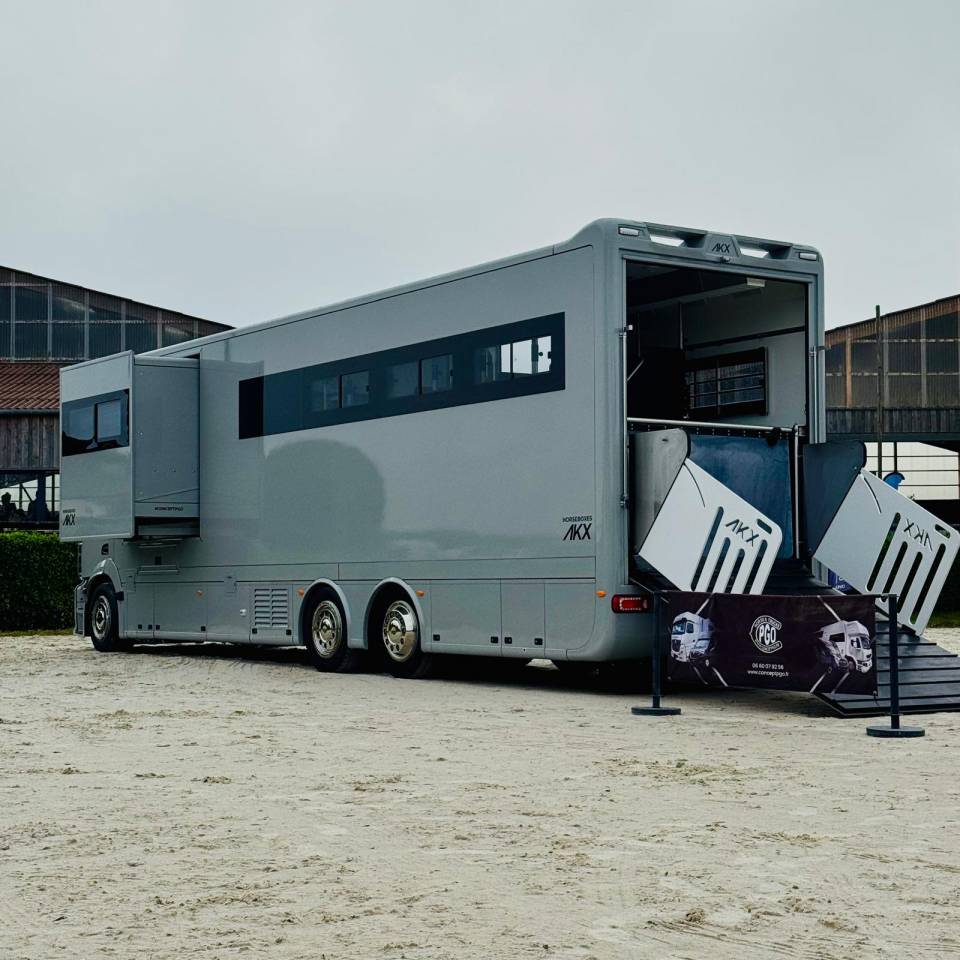 Zware paardenvrachtwagen (groot rijbewijs) AKX Classicspace6 2025 Nieuw