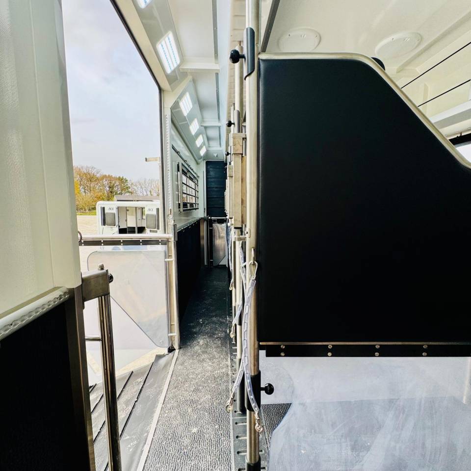 Zware paardenvrachtwagen (groot rijbewijs) AKX Classicspace6 2025 Nieuw